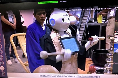 Robotic Buddhist priest bebuts in Japan