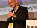כאן יש תמונה